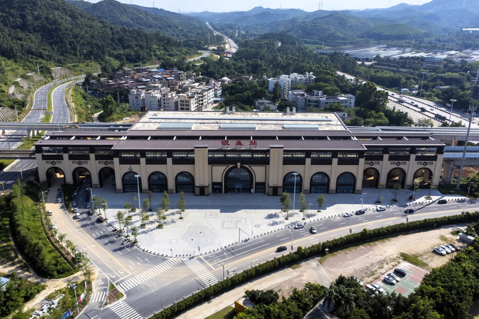 🚄 From High-Speed Rails to Giraffe Turrets: Your Ultimate Guide to Yinzhan Railway Station for Guests of Chimelong Giraffe Castle